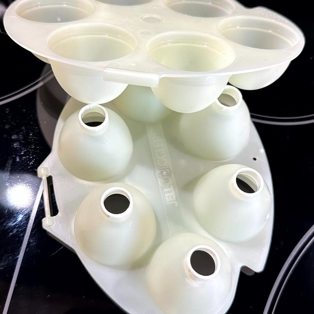 NEW Jello Jell-O Jigglers Easter Egg Mold Maker 3-D Hinged Paint Pallette GLOWS